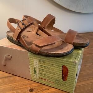 Naot Women's Norah Latta Brown Leather size 42